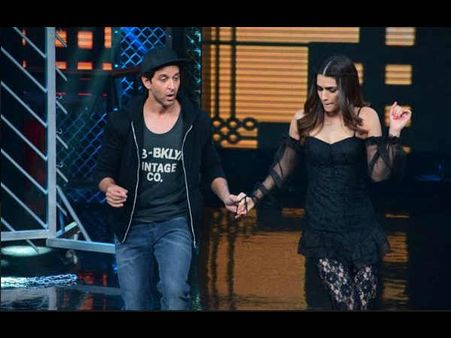 Should Hrithik Roshan And Kriti Sanon Pair Up For A Film? Here's What Fans Have To Say!