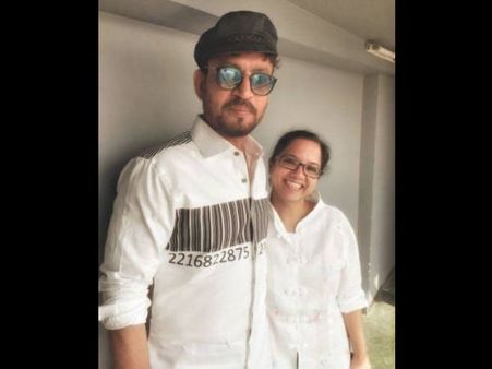 Irrfan Khan & Tanuja Chandra To Host A Party For 'Qarib Qarib Singles' In Bollywood!