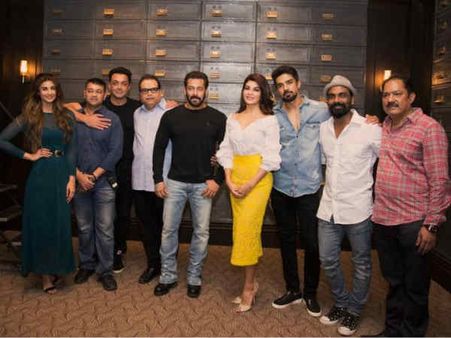 THE RACE BEGINS! Salman Khan Shares A Photo from The Mahurat Shot Of Race 3
