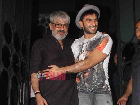Padmavati Controversy Ka Effect! Ranveer Singh Wants To Meet Sanjay Leela Bhansali & Give Him A Hug