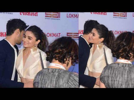 AWKWARD ENCOUNTERS? Sidharth Malhotra & Alia Bhatt's Cute PDA Tells A Different Story!