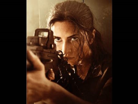 IF EYES COULD KILL! Katrina Kaif Looks Dangerously Hot In 'Tiger Zinda Hai' New Still