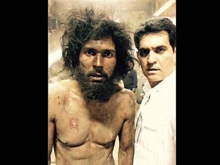 Randeep Hooda Should Have Won An Award For Sarabjit, Says An Upset Omung Kumar
