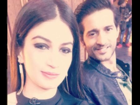 Bigg Boss 11’s Evicted Contestants Hiten Tejwani & Bandgi Kalra On Colors’ Show!