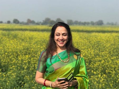 Hema Malini Visits Mustard Fields & She's Loving Every Bit Of It! Picture