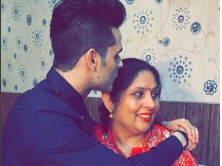 Bigg Boss 11: Priyank Sharma’s Mother Has A Message For Him…