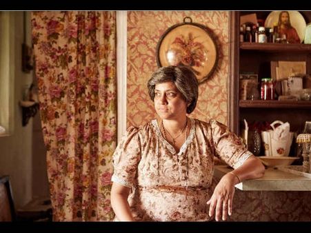 Do You Remember 'Hum Aapke Hai Koun..!' Actress Renuka Shahane? This Is How She Looks Like NOW!