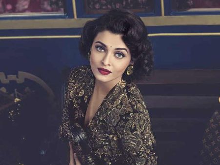 FINGERS CROSSED! Will Aishwarya Rai Bachchan Agree To Play A Surrogate Mother ?