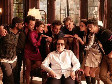 BLOWING KISSES! Salman Khan & Co. Strike A Cute Pose With Birthday Boy Ramesh Taurani On Race 3 Sets