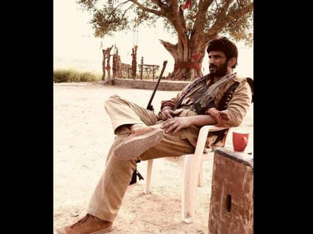OMG, Is He A Chambal Dacoit? Nope, That's Sushant Singh Rajput's First Look From Son Chiriya!