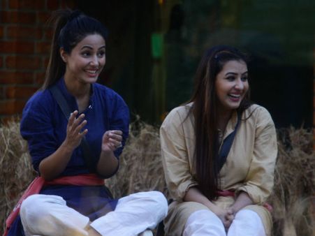 Bigg Boss 11: Did Hina Khan Call Shilpa Shinde A ‘Call Girl’? Fans Call Hina ‘Disgusting’!