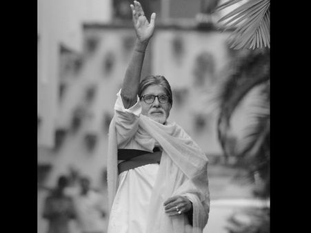 'Dunkirk' Director Christopher Nolan Coming To India By March, Says Amitabh Bachchan