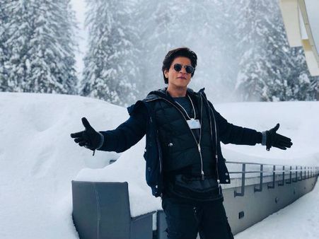 PIC TALK: Shahrukh Khan Is Having A Helluva Time Is Davos; Honoured To Receive Crystal Award