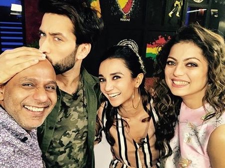 Drashti Dhami Tags Vivian Dsena As ‘Mr Know It All’; Nakuul Mehta Wants Drashti To Hire A Stylist!