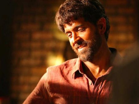 Super 30 FIRST LOOK! Get Ready For Some Math With Hrithik Roshan As Prof. Anand Kumar