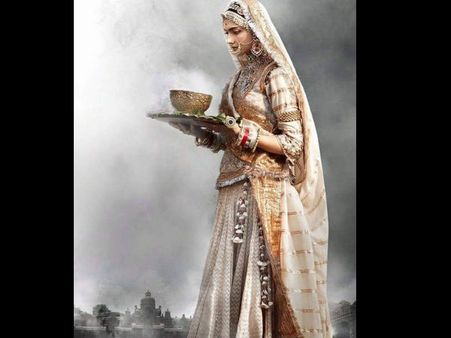 CONTROVERSIAL! Deepika Padukone THRASHES Swara Bhaskar Over Padmaavat Jauhar Scene & Her Vag*na Rant