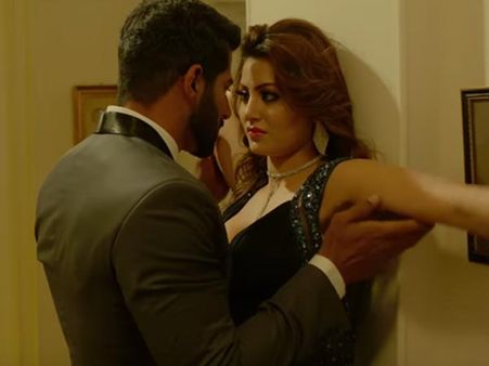 Hate Story 4 Is NOT An Erotic Thriller, Says Karan Wahi