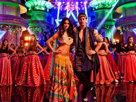 OYE PUNJABI! Tiger Shroff & Disha Patani Do The Bhangra For Baaghi 2