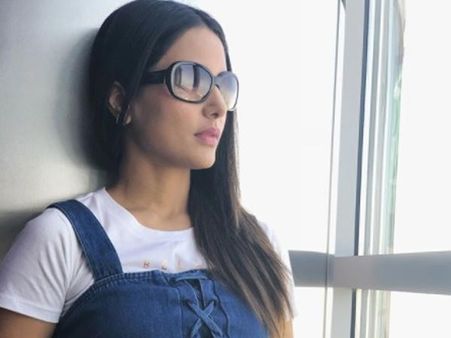 Hina Khan’s Haters Trend #QuitTwitterHinaKhan; The Actress Gives It Back To The Trollers!