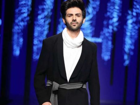 After Ranveer Singh And Varun Dhawan, Kartik Aaryan Makes It To The 100 Crore Club!