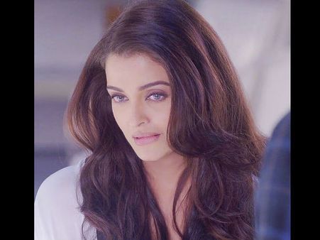 Never Seen Before! Aishwarya Rai Bachchan To Romance THIS SUPERSTAR In Woh Kaun Thi Remake?