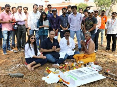 Panipat: Ashutosh Gowariker To Recreate 'Shaniwar Wada' For This Sanjay, Arjun & Kriti Starrer!