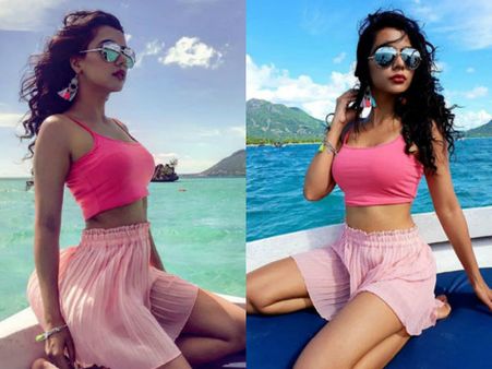 The Sun, Sand & The Beach! Ruhi Singh Holidays In Mauritius! View Pictures