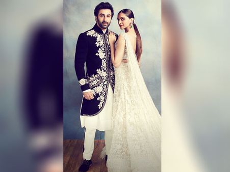 This Picture Will Make Ranveer Singh Jealous! Ranbir Kapoor & Deepika Padukone Look So Hot Together