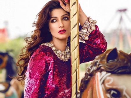 Twinkle Khanna Compares Trolls To Cockroaches, Spray Hit At Them & They're Out!