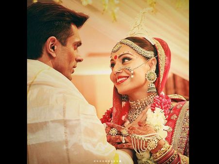 Bipasha Basu & KSG's 2nd Wedding Anniversary Message Shows What True Love Really Is!