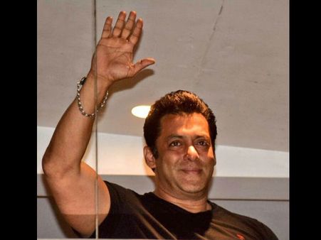 Swag Se Swagat For Salman Khan On Homecoming