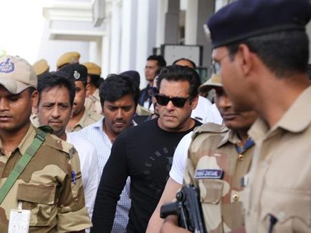 Salman Khan Bail Hearing: Lawyers Prepare 51 Page Argument, To Argue Eyewitness Account Not Reliable