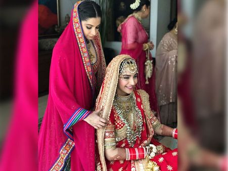 Sonam Kapoor's Sister Rhea Kapoor Says A BIG Thank You To The Wedding Planners!