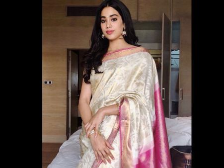 National Awards 2018: Janhvi Kapoor Ditches Designer Outfit & Wears Sridevi's Saree [PICS]