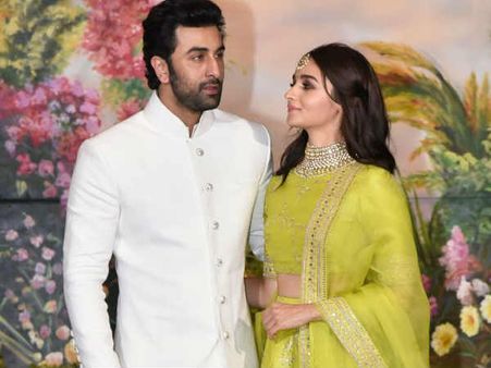 Ranbir Kapoor Makes A SHOCKING REVELATION When Asked If He Is Dating Alia Bhatt!