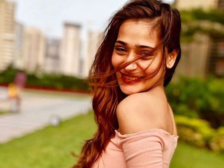 Sara Khan Slammed With A Legal Notice By Her Close Friend!