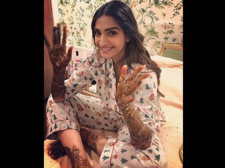 Bride-To-Be Sonam Kapoor Dressed In A Night Suit Flaunts Her Mehendi-Clad Hands [PICS]