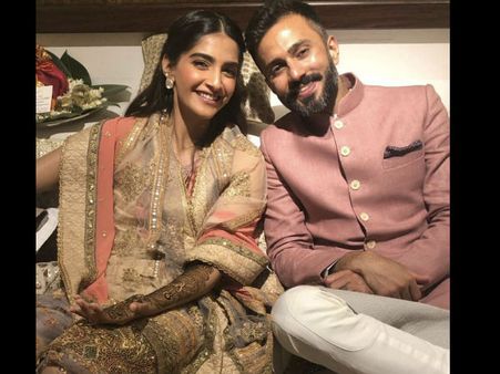 It's Wedding Time! Sonam Kapoor & Anand Ahuja's Inside Videos Of Their Mehendi Ceremony