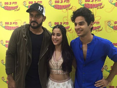 Did Janhvi Kapoor & Ishaan Khatter Feel Any Pressure For Recreating 'Zingaat' For Dhadak?