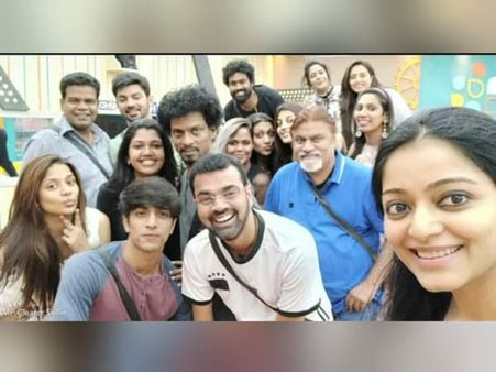 Bigg Boss Tamil Season 2: A Steamy Lip-lock Sets The Screen On Fire