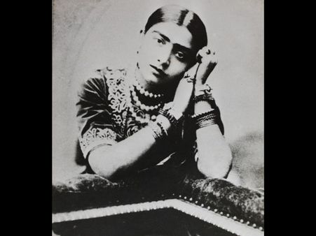 Google Doodle Celebrates India's First Recording Artist Gauhar Jaan's 145th Birth Anniversary!