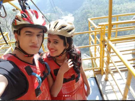 Are Yeh Rishta Kya Kehlata Hai’s Mohsin Khan & Shivangi Joshi Ignoring Each Other?