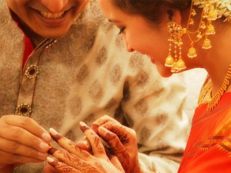 Pawan Kalyan's Ex-wife Renu Desai Gets Engaged!