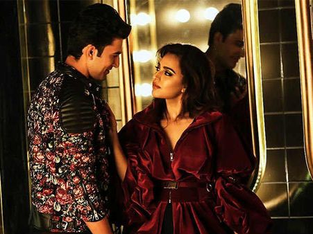 Swara Bhaskar Shuts Down Haters Who Trolled Her For Masturbation Scene In Veere Di Wedding!