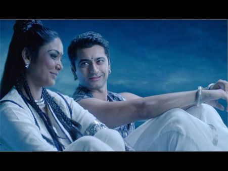 Spicey! Television Actor Harshad Arora Dating His Reel Mother Aparna Kumar?