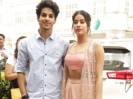Dhadak: Janhvi Kapoor Takes A Dig At Mainstream Filmmakers For Glorifying Class Divide!