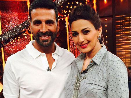Akshay Kumar Visits Sonali Bendre After Getting To Know She's Diagnosed With High-Grade Cancer!