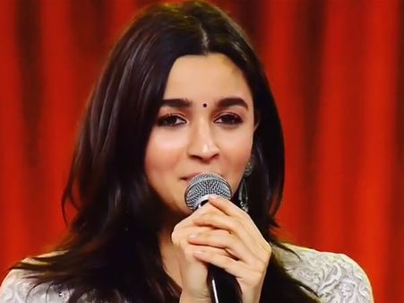 Trending: Here's Alia Bhatt Singing Ranbir Kapoor’s Ae Dil Hai Mushkil