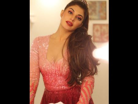 Jacqueline Fernandez's Recent Experiment At The Dabangg Tour Is A Hit With Her Female Fans!