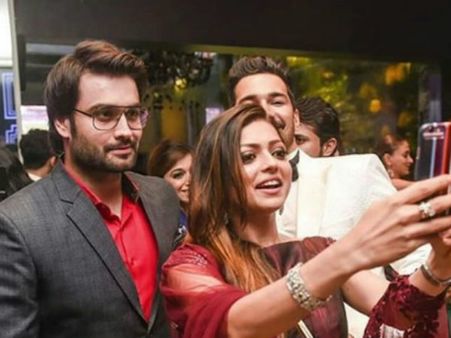 Captured Together! Madhubala Actors Drashti Dhami & Vivian Dsena Click Selfie, The Pic Goes Viral!